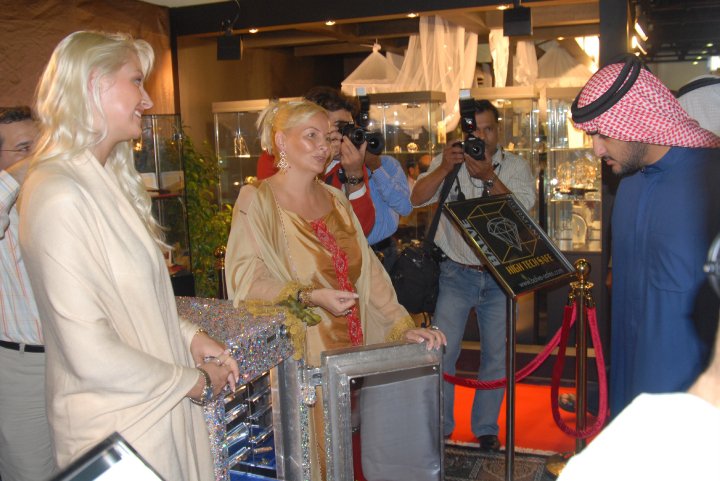 Madame Sabine Balve and the son of His Highness Sheik Mohammed bin Rashid al Maktoum - the royal leader of Dubai in UAE (3.a)