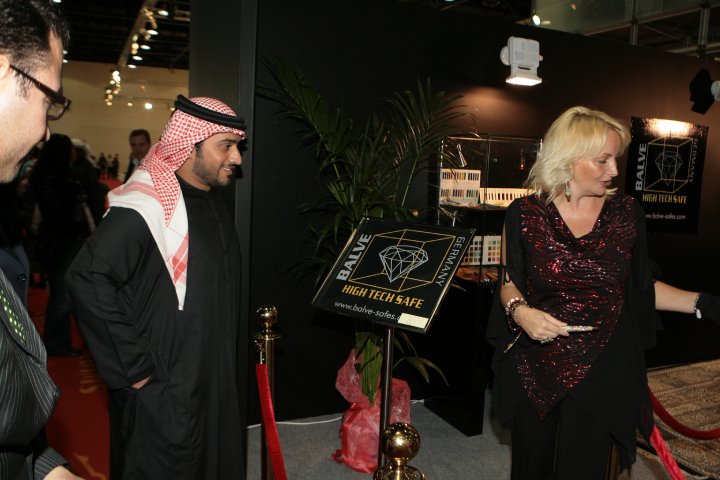 Warm welcome of Madame Sabine Balve by His Highness Sheik Nahyan from the UAE president family (3pic)